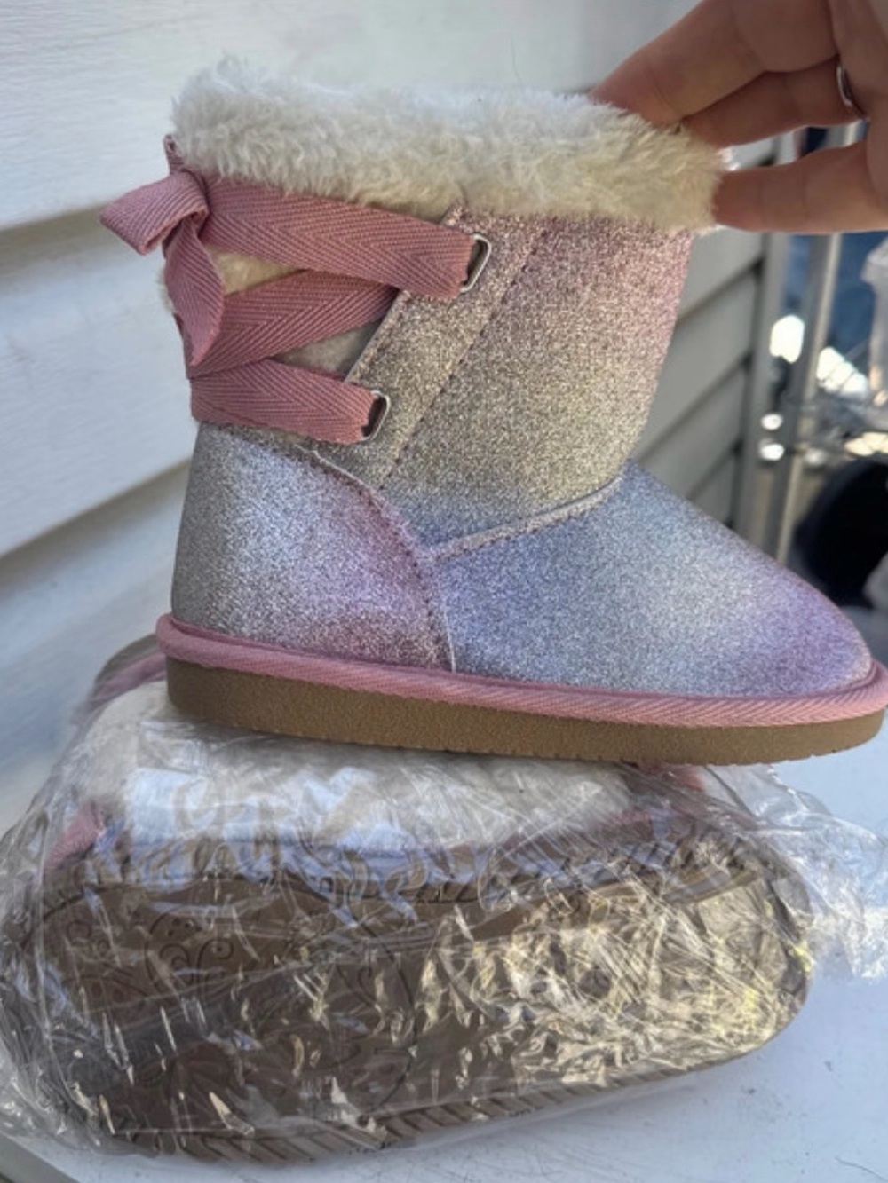 Amazon Girls' Sparkle Pink Faux-Fur Winter Boots